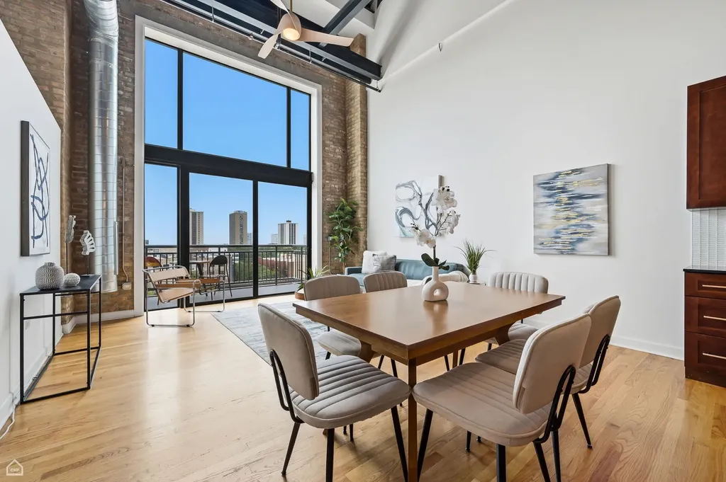 2545 South Dearborn Street Chicago IL 60616