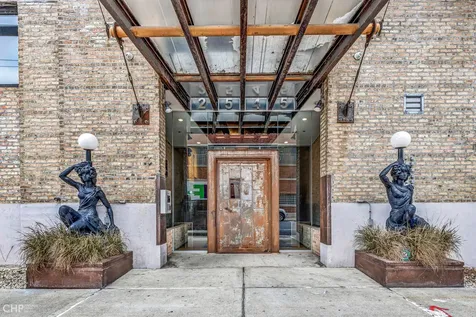 2545 South Dearborn Street Chicago IL 60616