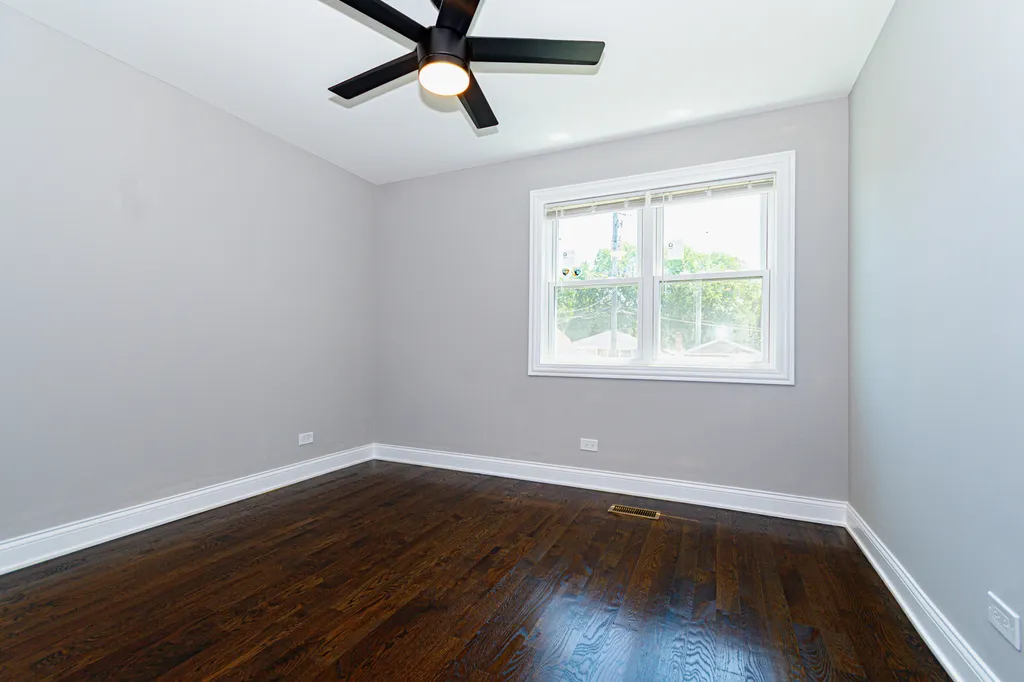 55 West 77th Place Chicago IL 60620