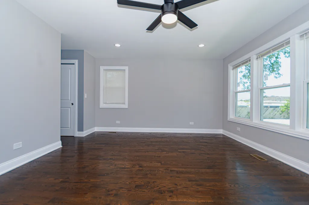 55 West 77th Place Chicago IL 60620
