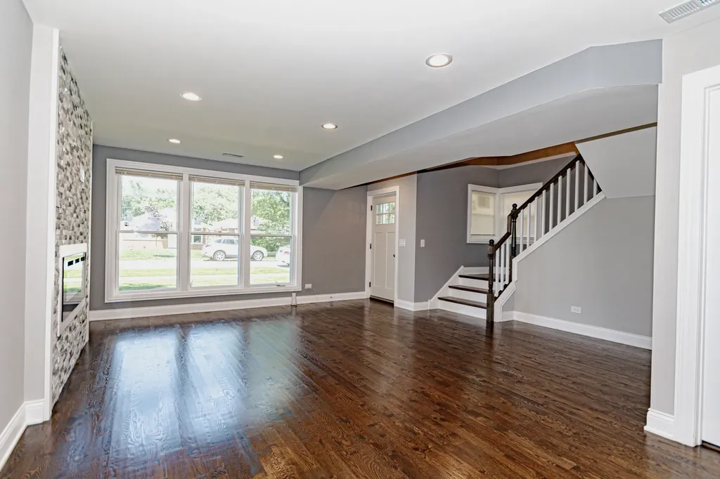 55 West 77th Place Chicago IL 60620