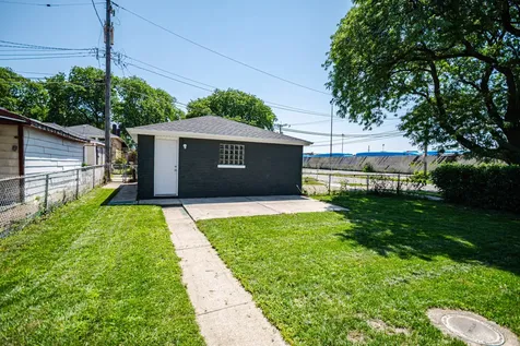 55 West 77th Place Chicago IL 60620