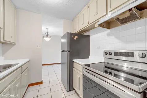 18 East Old Willow Road Prospect Heights IL 60070