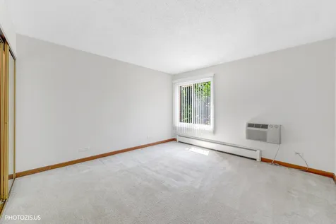 18 East Old Willow Road Prospect Heights IL 60070