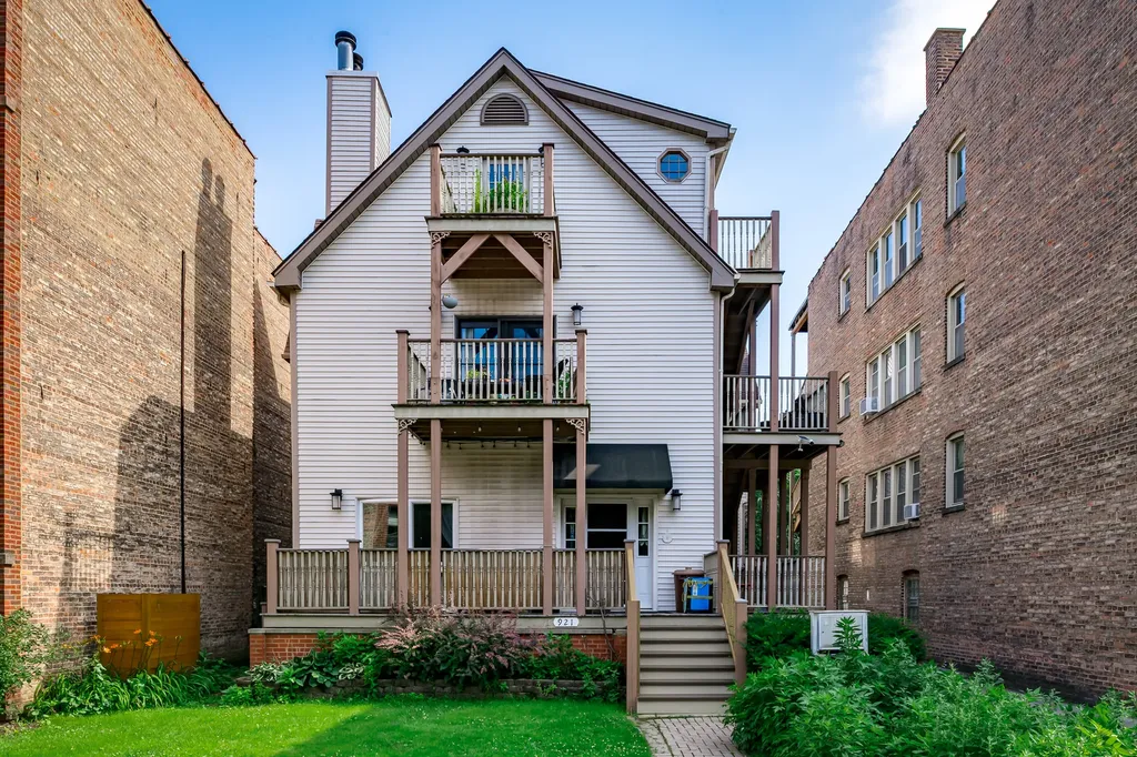 921 Ontario Street Oak Park IL 60302