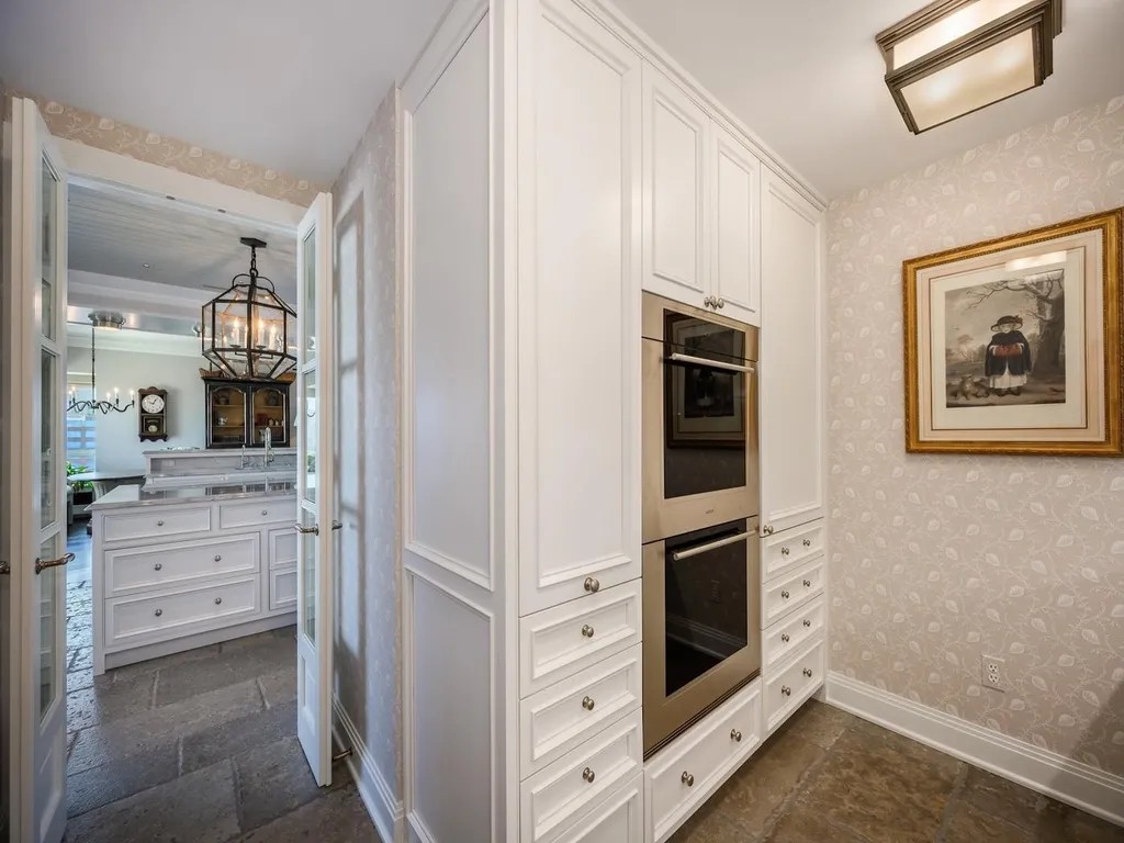 800 North Michigan Avenue Chicago IL 60611