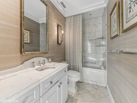 800 North Michigan Avenue Chicago IL 60611