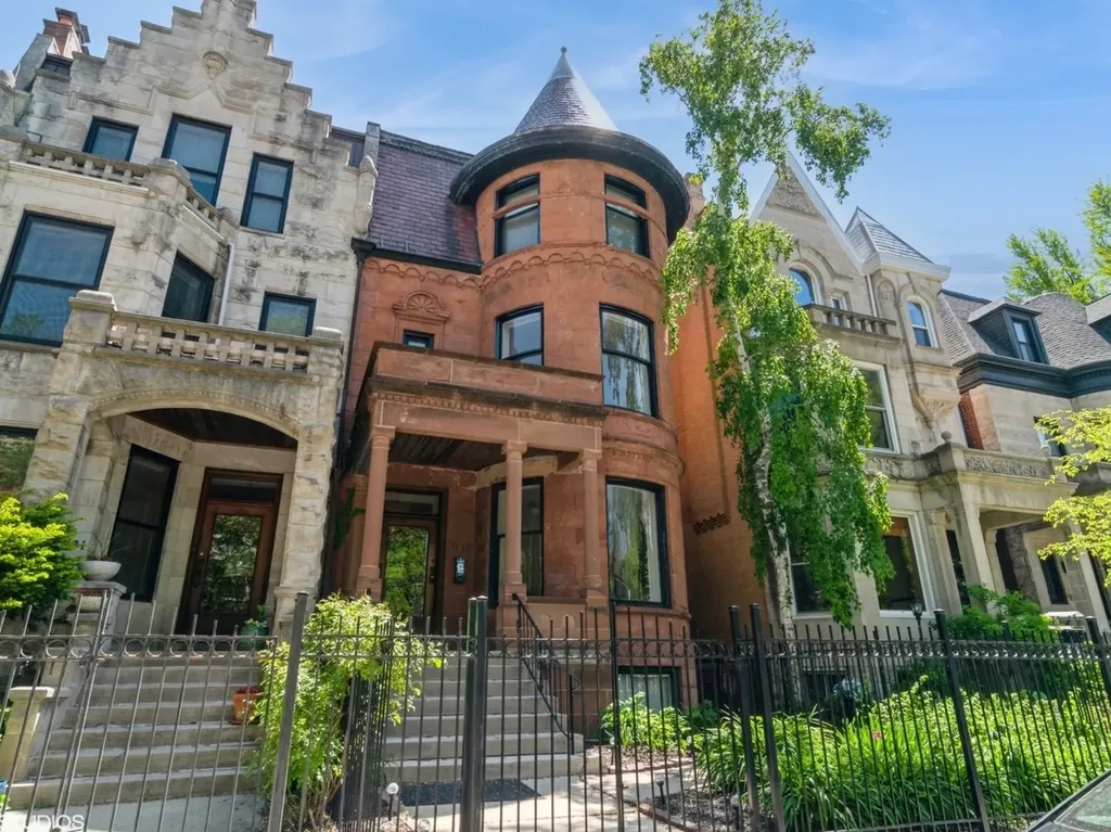5135 South Dorchester Avenue Chicago IL 60615