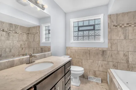 516 Exchange Avenue Calumet City IL 60409