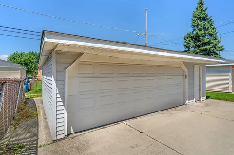 516 Exchange Avenue Calumet City IL 60409