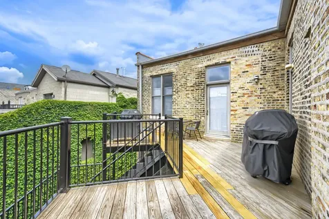 1806 West Rice Street Chicago IL 60622