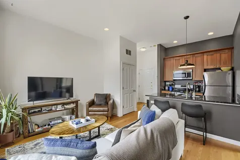 1806 West Rice Street Chicago IL 60622