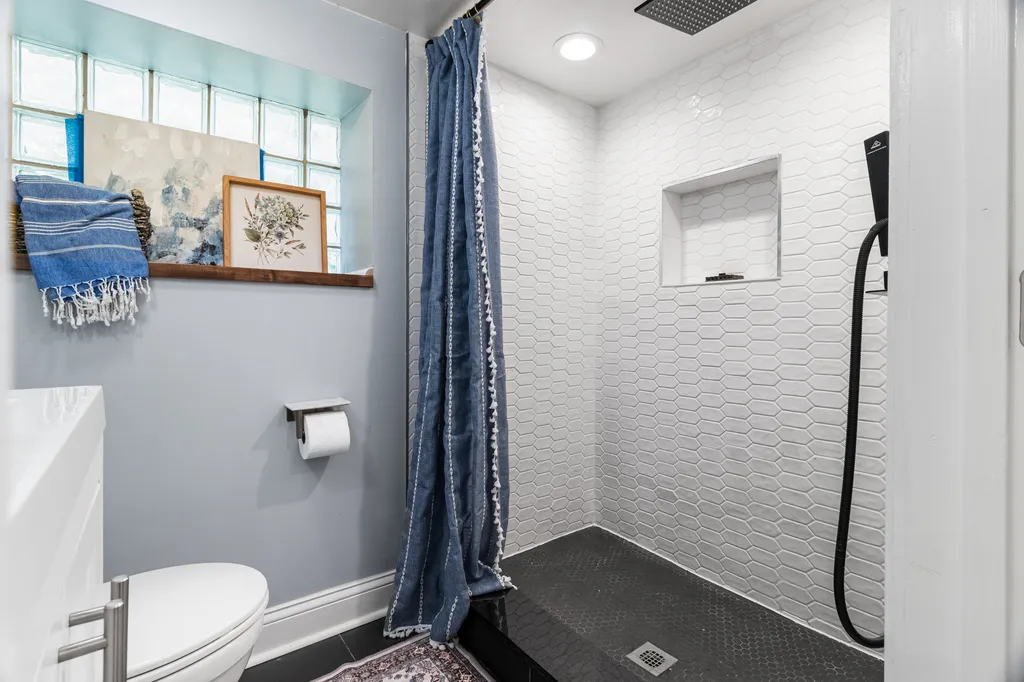 6470 North Newcastle Avenue Chicago IL 60631