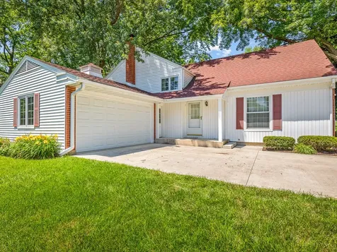 6211 Columbine Boulevard Rockford IL 61108