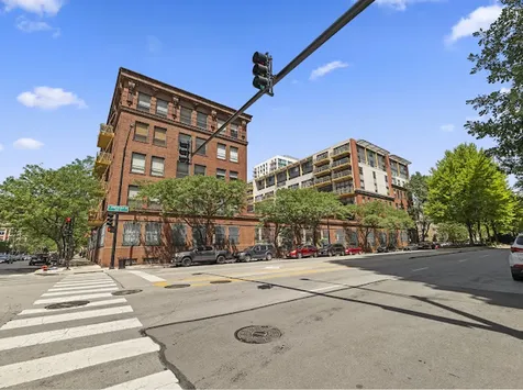 1910 South Indiana Avenue Chicago IL 60616