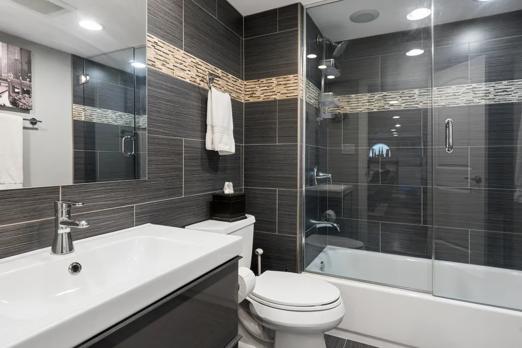 5305 West Addison Street Chicago IL 60641