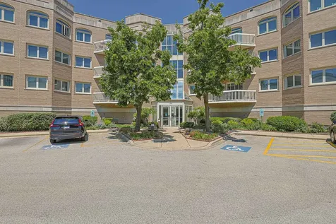 170 Manchester Drive Buffalo Grove IL 60089