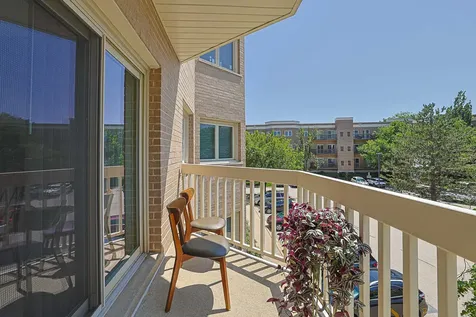 170 Manchester Drive Buffalo Grove IL 60089