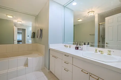 170 Manchester Drive Buffalo Grove IL 60089