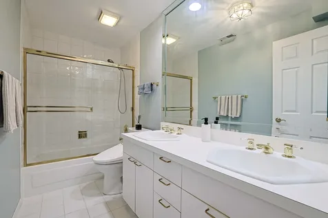 170 Manchester Drive Buffalo Grove IL 60089