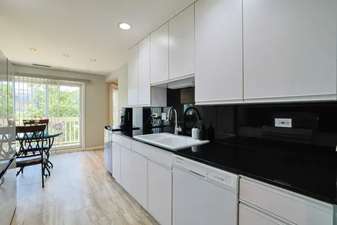 170 Manchester Drive Buffalo Grove IL 60089