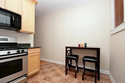 871 West Cornelia Avenue Chicago IL 60657