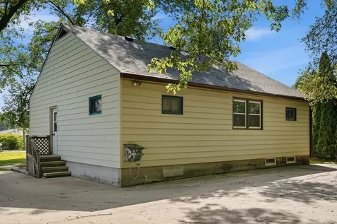 1009 Chicago Avenue Dixon IL 61021