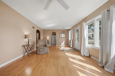 1009 Chicago Avenue Dixon IL 61021
