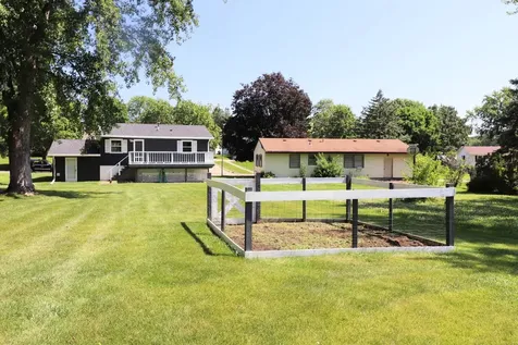 1719 Revere Freeport IL 61032