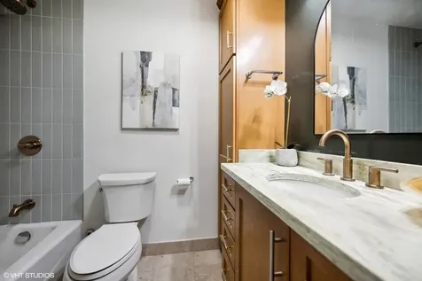 5455 North Sheridan Road Chicago IL 60640