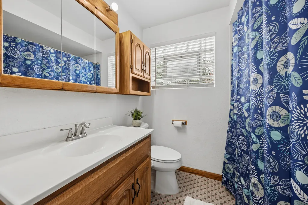 6000 South Narragansett Avenue Chicago IL 60638