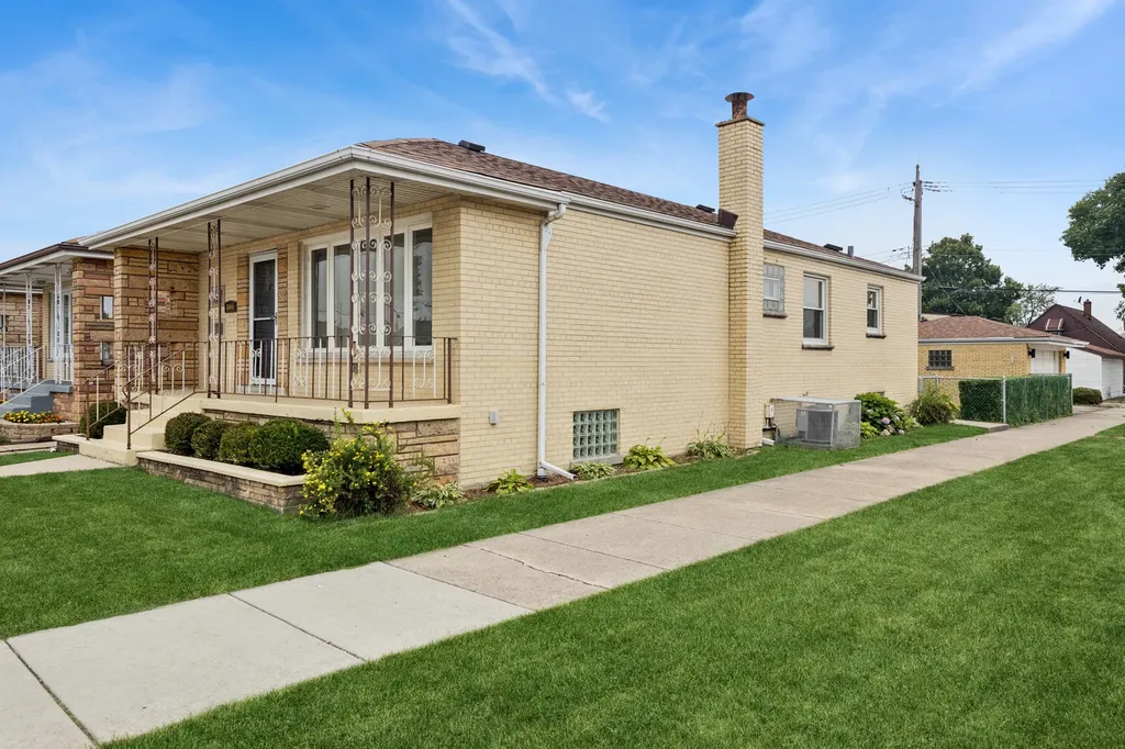6000 South Narragansett Avenue Chicago IL 60638