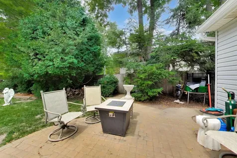 104 North Northampton Drive Geneva IL 60134