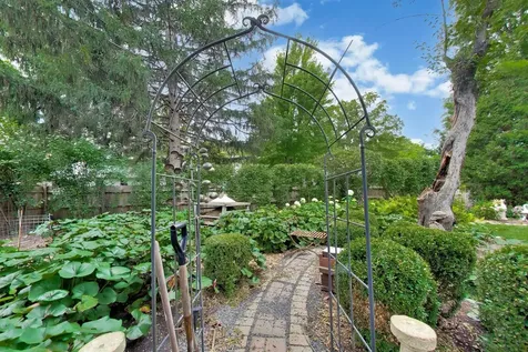 104 North Northampton Drive Geneva IL 60134