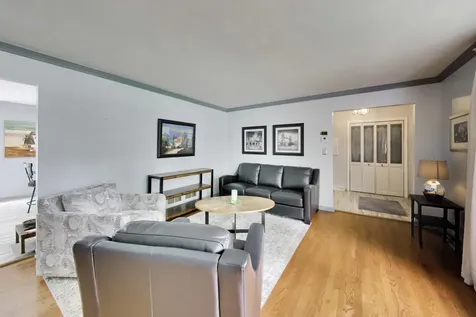 104 North Northampton Drive Geneva IL 60134