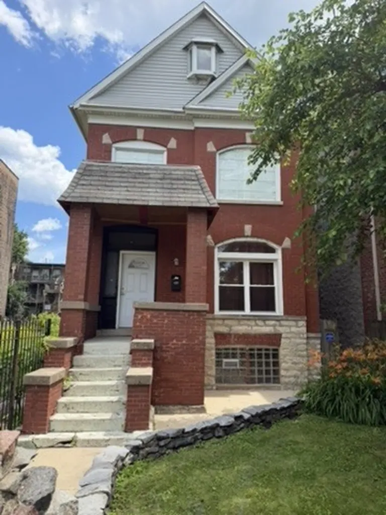 6619 South Ellis Avenue Chicago IL 60637