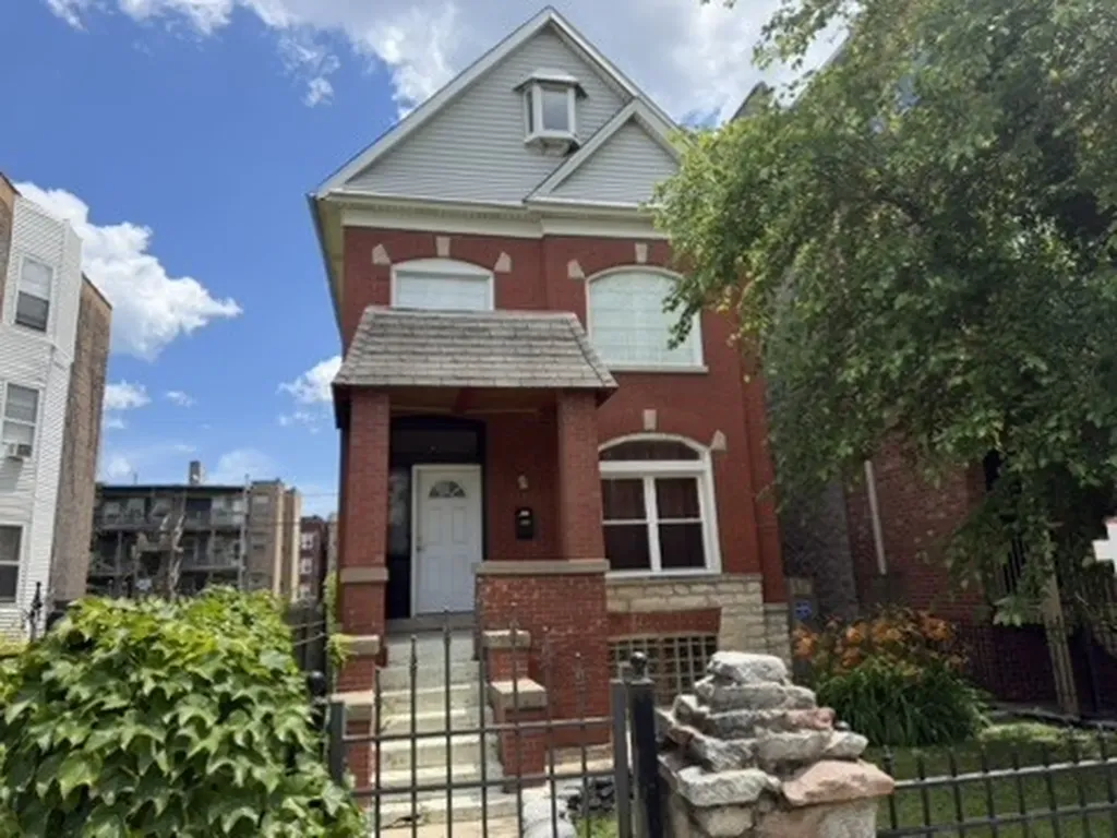6619 South Ellis Avenue Chicago IL 60637