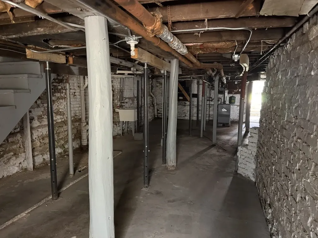 6619 South Ellis Avenue Chicago IL 60637