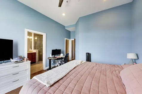 2342 West North Avenue Chicago IL 60647