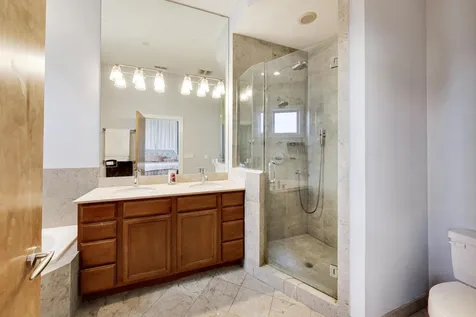 2342 West North Avenue Chicago IL 60647