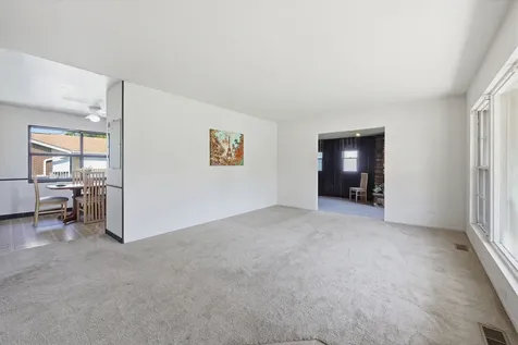 264 Tanglewood Drive Elk Grove Village IL 60007