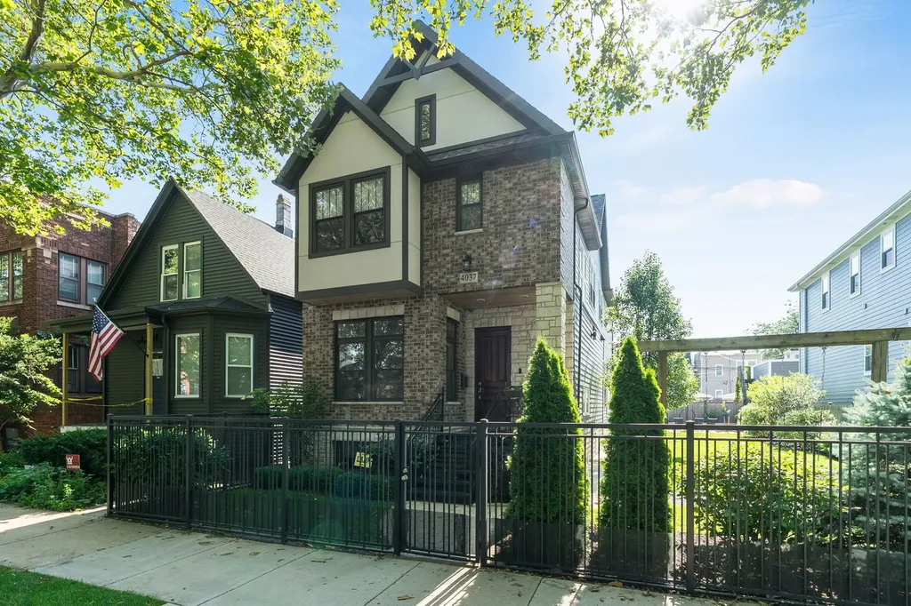 4037 North Richmond Street Chicago IL 60618