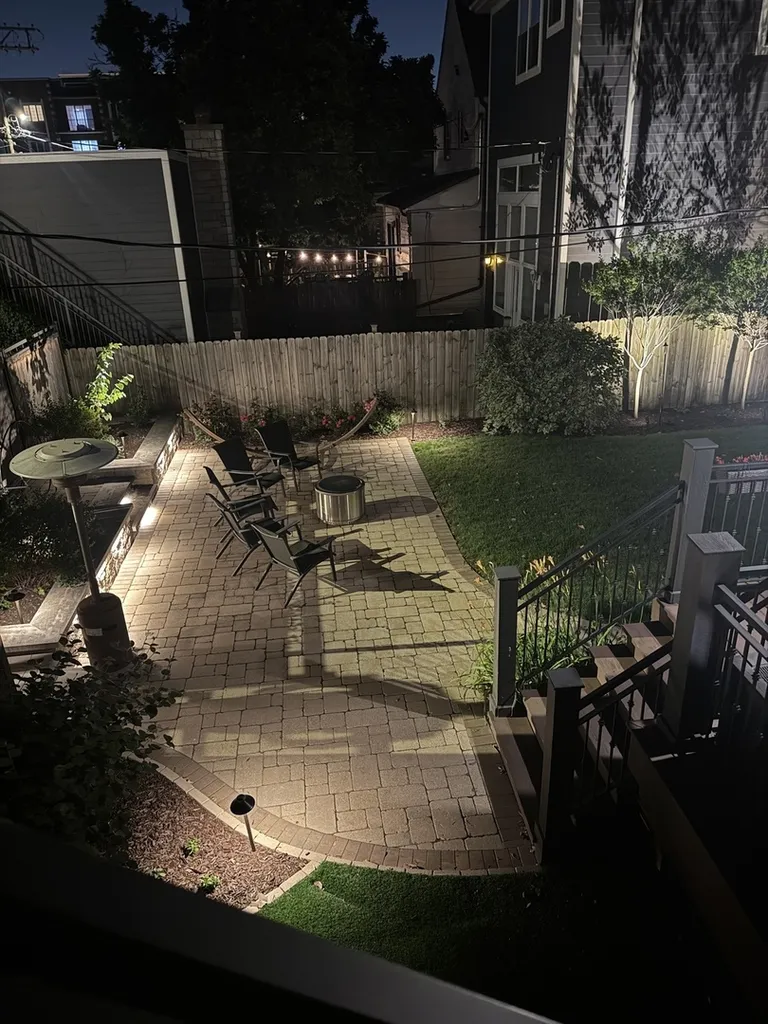 4037 North Richmond Street Chicago IL 60618