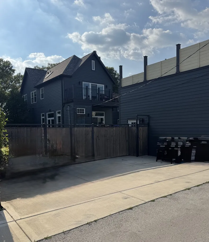 4037 North Richmond Street Chicago IL 60618