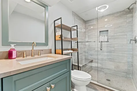 4037 North Richmond Street Chicago IL 60618