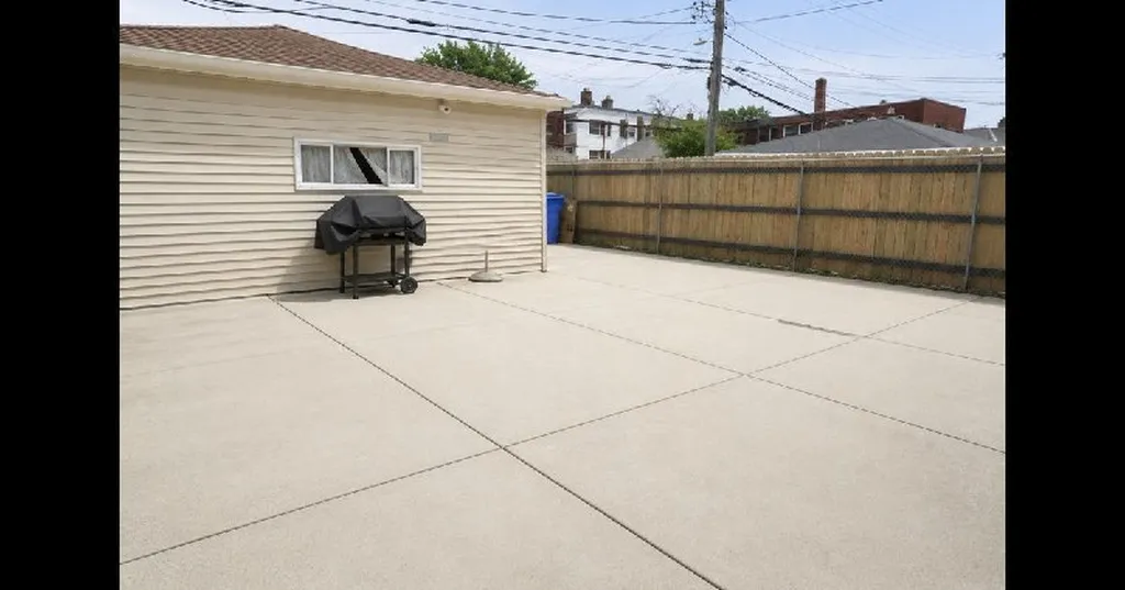 1519 North Latrobe Avenue Chicago IL 60651