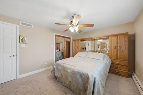 11132 South 84th Avenue Palos Hills IL 60465