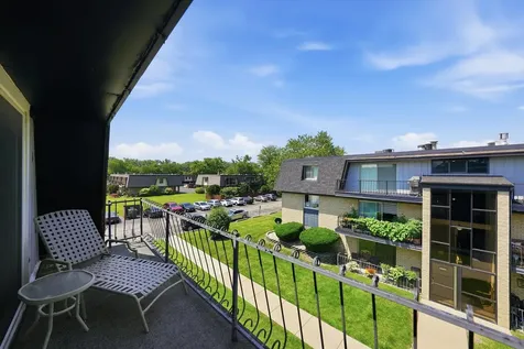 11132 South 84th Avenue Palos Hills IL 60465