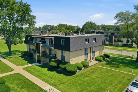 11132 South 84th Avenue Palos Hills IL 60465