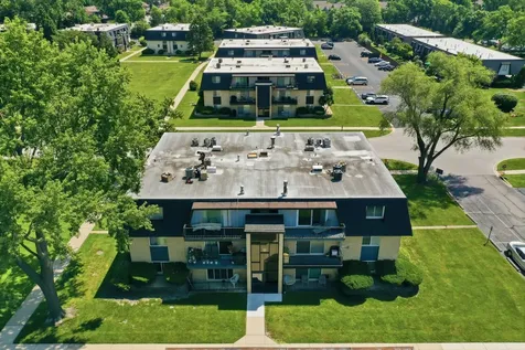 11132 South 84th Avenue Palos Hills IL 60465